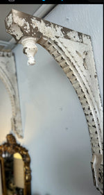 Load image into Gallery viewer, Architectural Distressed Corbel in Off White Finish
