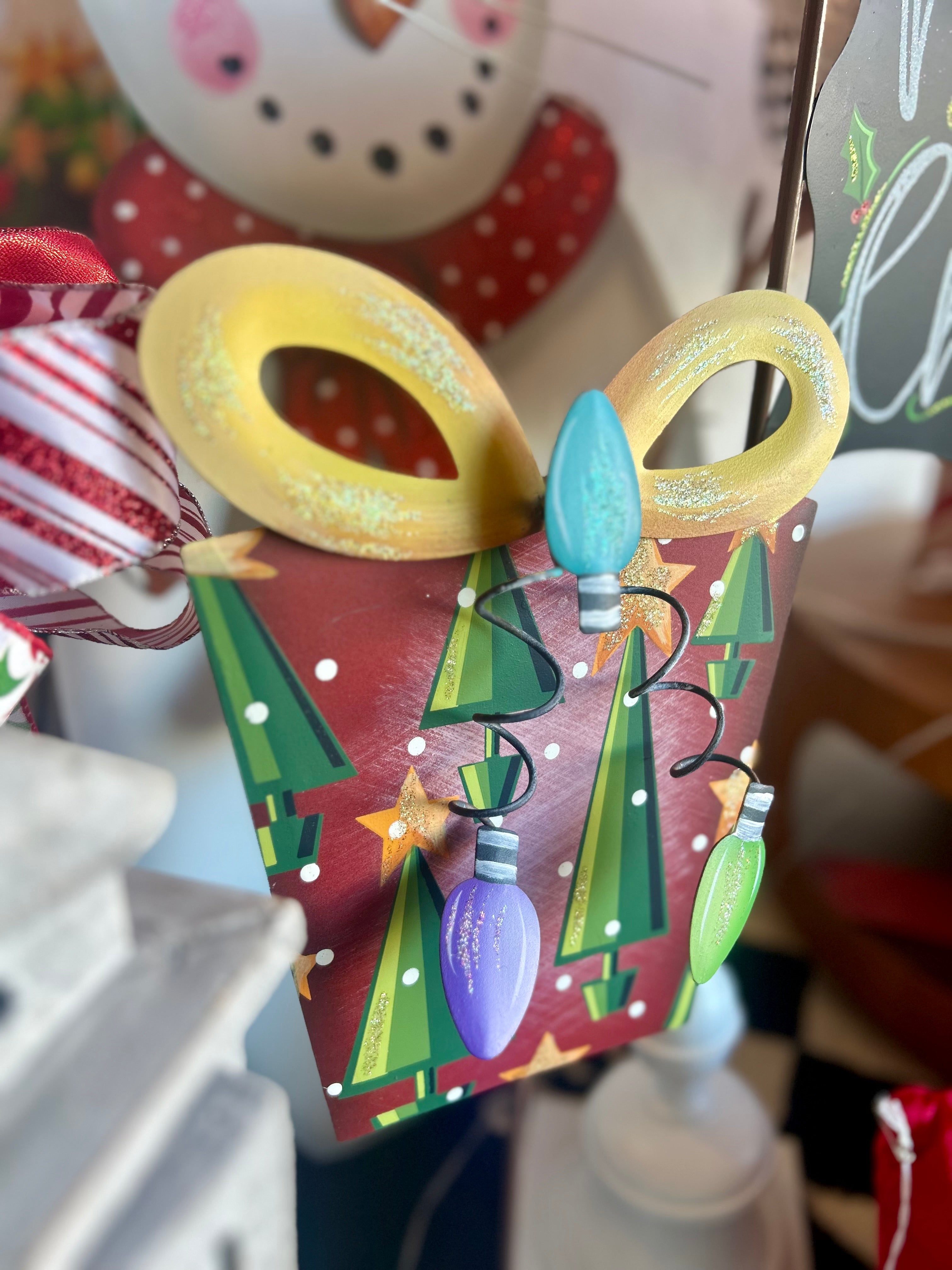 Red Vintage Bulb & Tree Package with Gold Bow Metal Outdoor or Indoor Stake with Easel