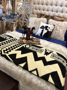 Aztec Awa Black and Natural Blanket