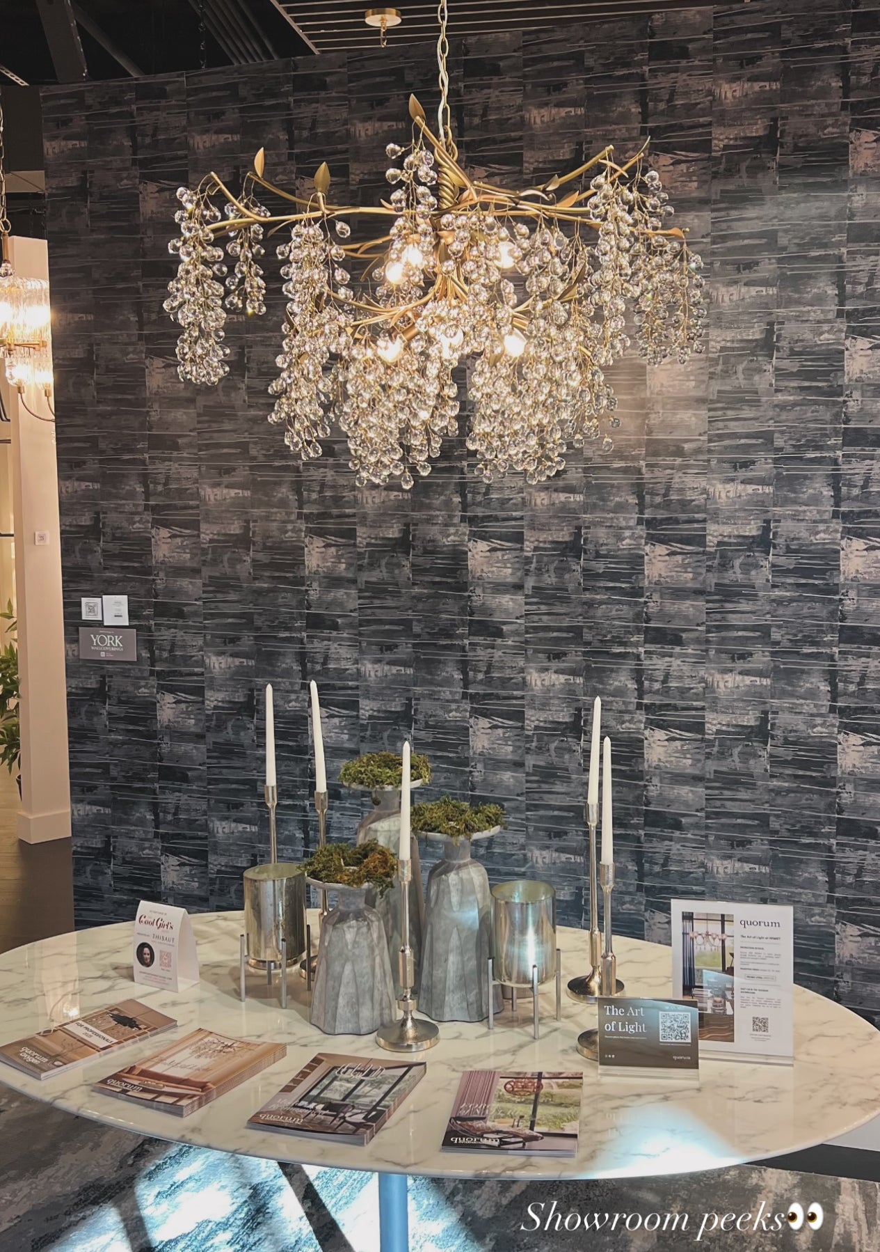 Glicina 8-Light Chandelier in Natural Brass by Quorum International