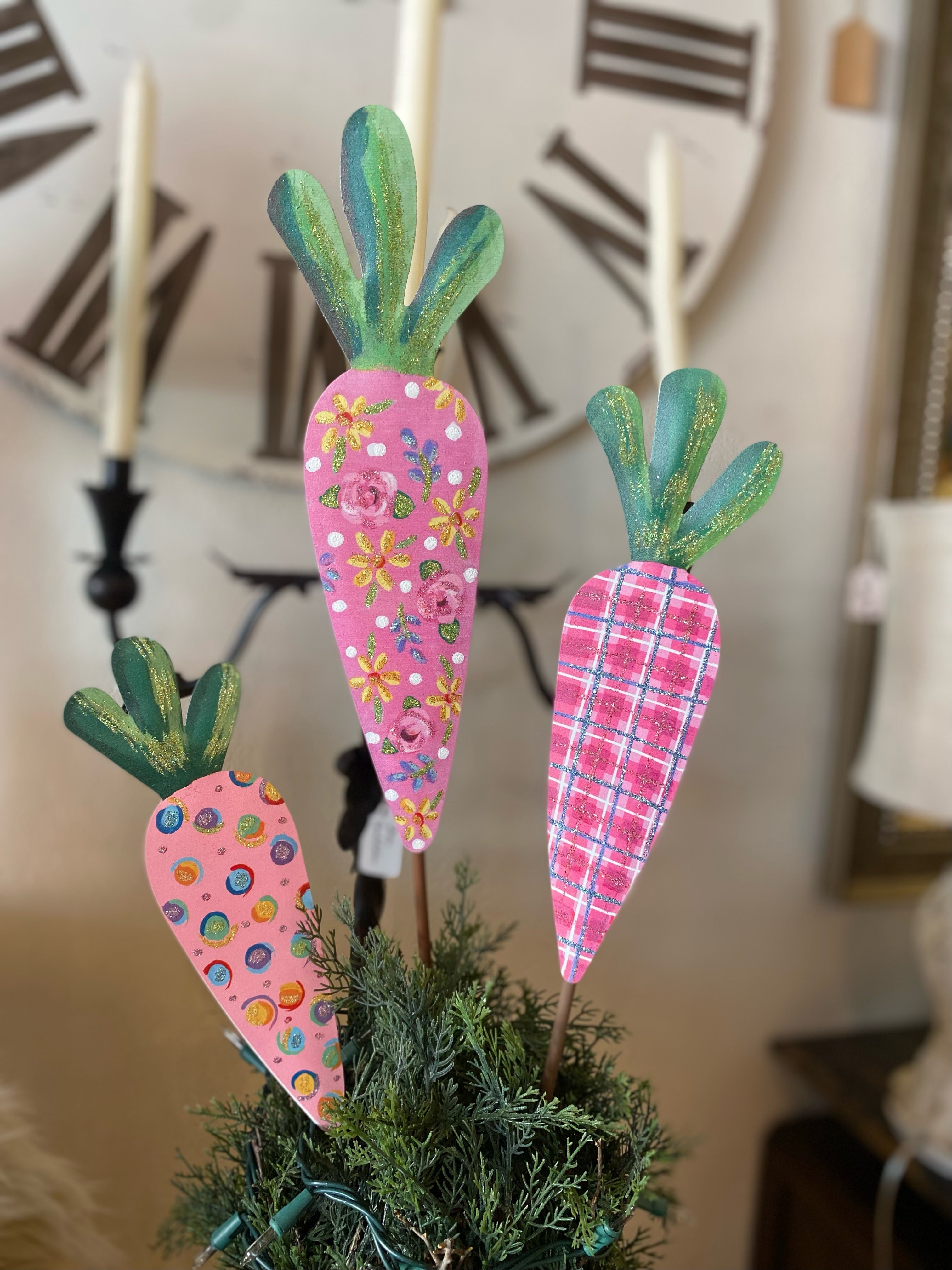 Set of 3 Pink Patterned Carrots Outdoor Stake