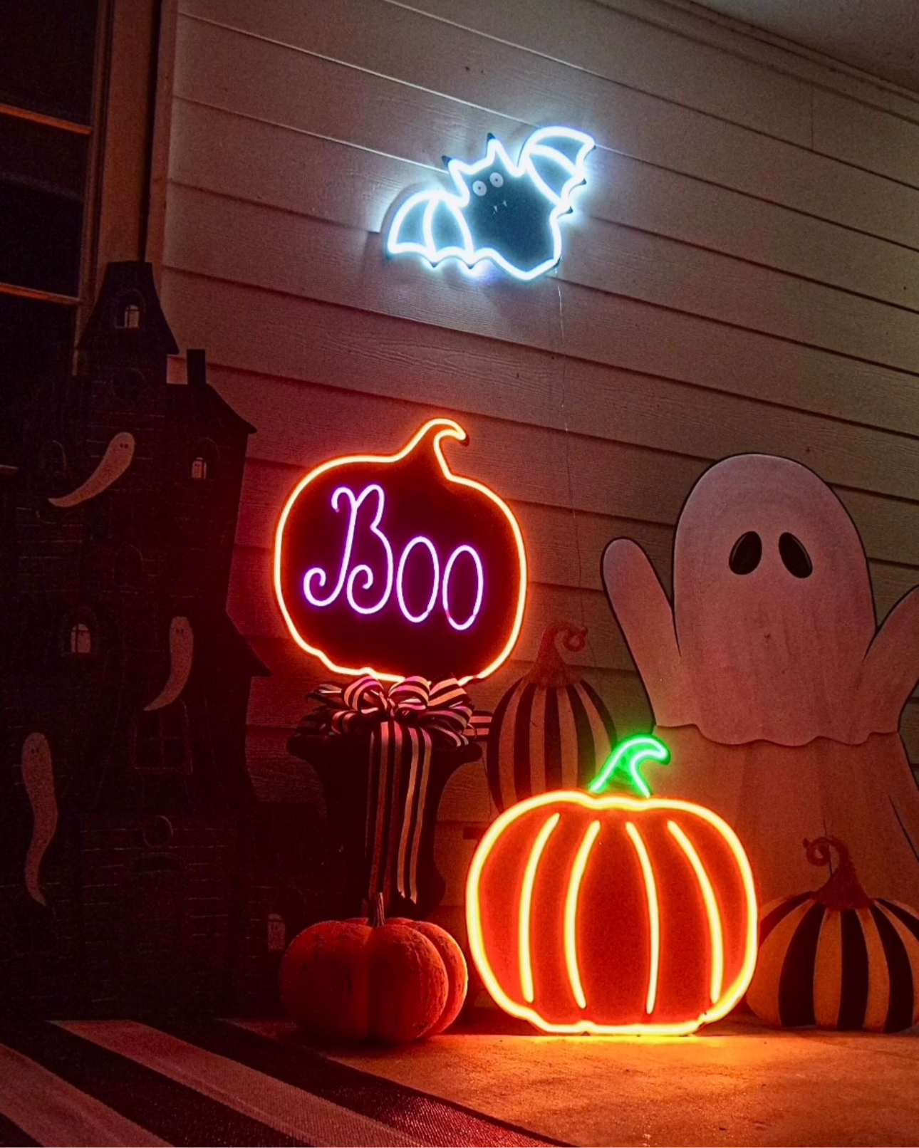 Large White Ghost Metal Stake Outdoor or Indoor