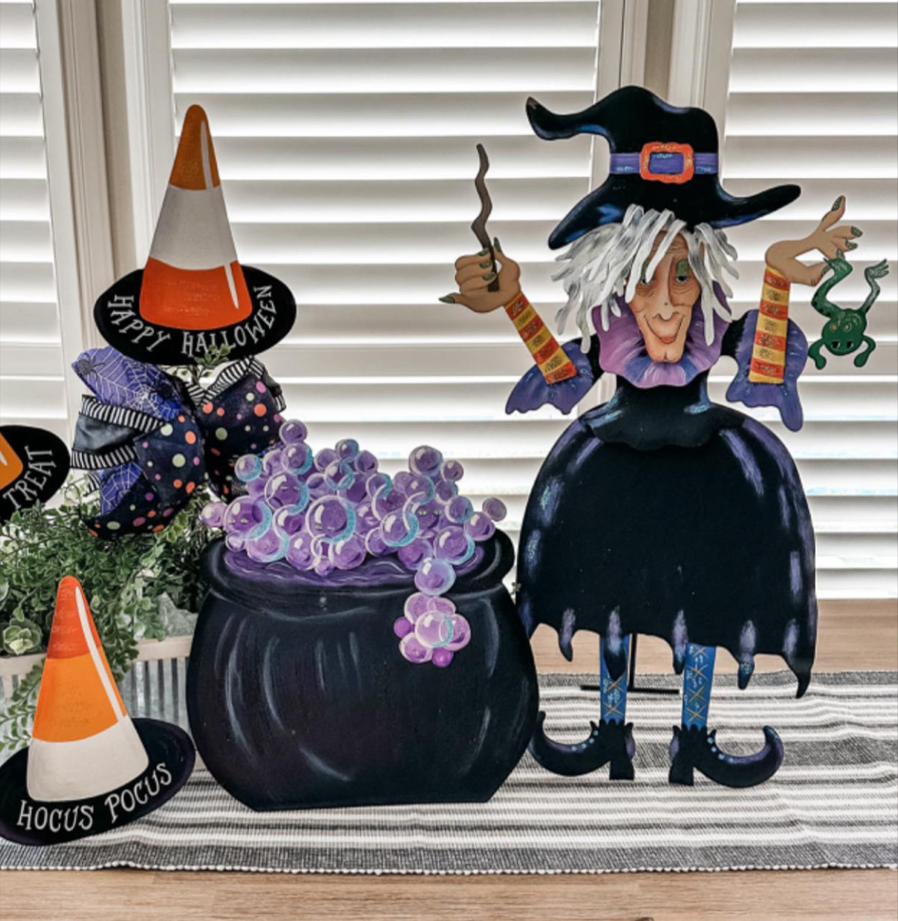 Small Tillie the Witch Metal Black, Purple, with Frog Roundtop Collection