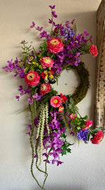 Load image into Gallery viewer, Natural Moss Floral Wreath Pink and Orange Ranunculus, Purple Stems, Green Moss
