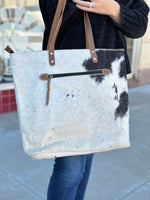 Load image into Gallery viewer, Cowhide and Leather Tote in Black and White
