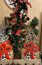 Load image into Gallery viewer, Leopard Christmas Trees Set of 3 Metal Outdoor Stakes
