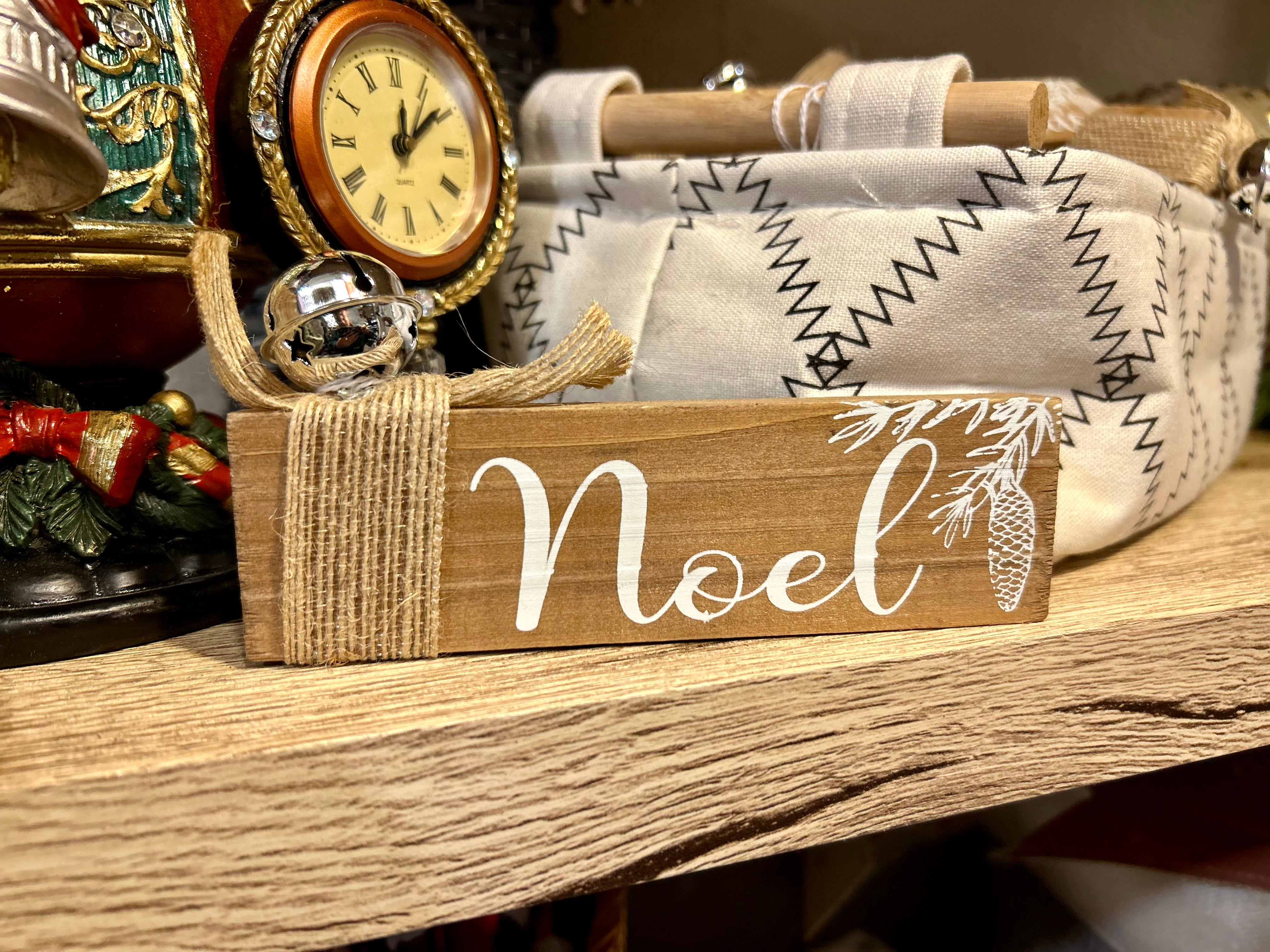 Set of 4 Signs w/ Burlap Bow and Silver Bell 6"length Noel, Believe, Merry Christmas, Joy