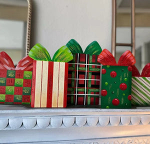 Christmas Black, Green, White, Red Packages Metal Mantle Display