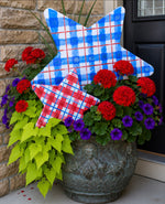Load image into Gallery viewer, Americana: Large Plaid Blue Star and Small Plaid Red Star Metal Stakes
