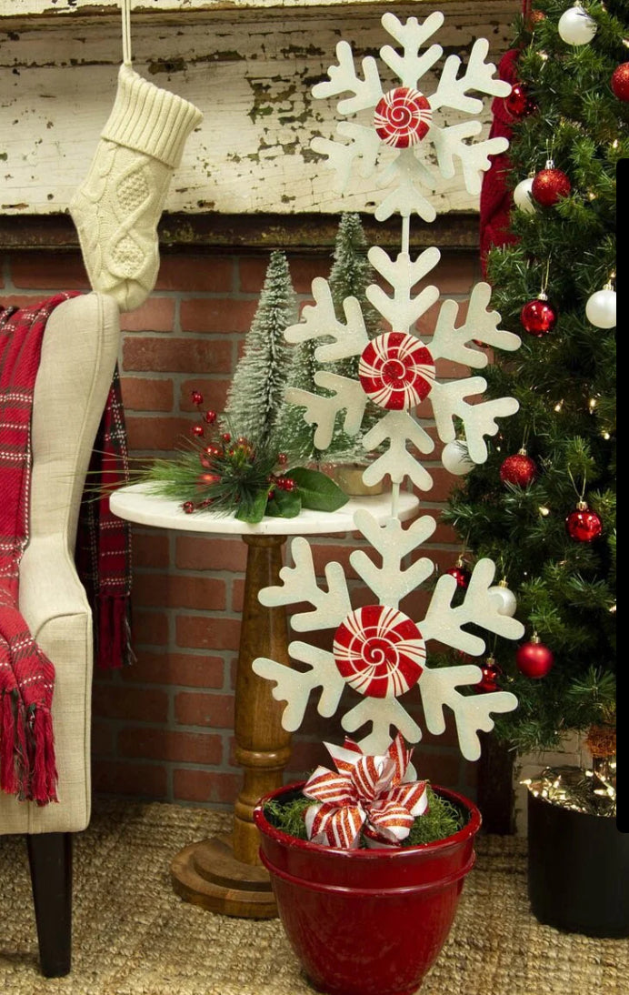Snowflake Topiary with Candy Center Metal Outdoor Stake