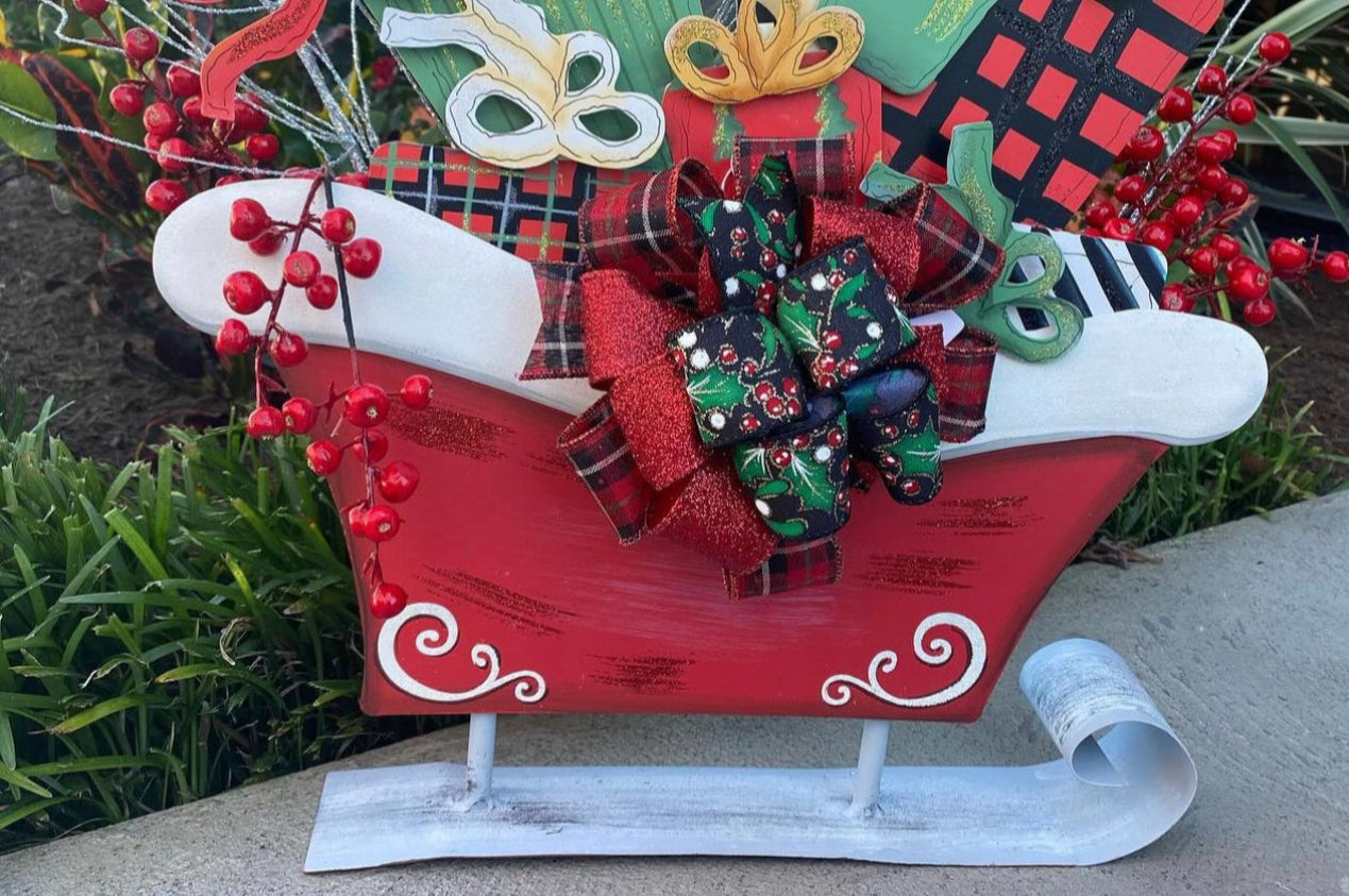 Red Sleigh Metal with Pocket for Arrangement Outdoor or Indoor