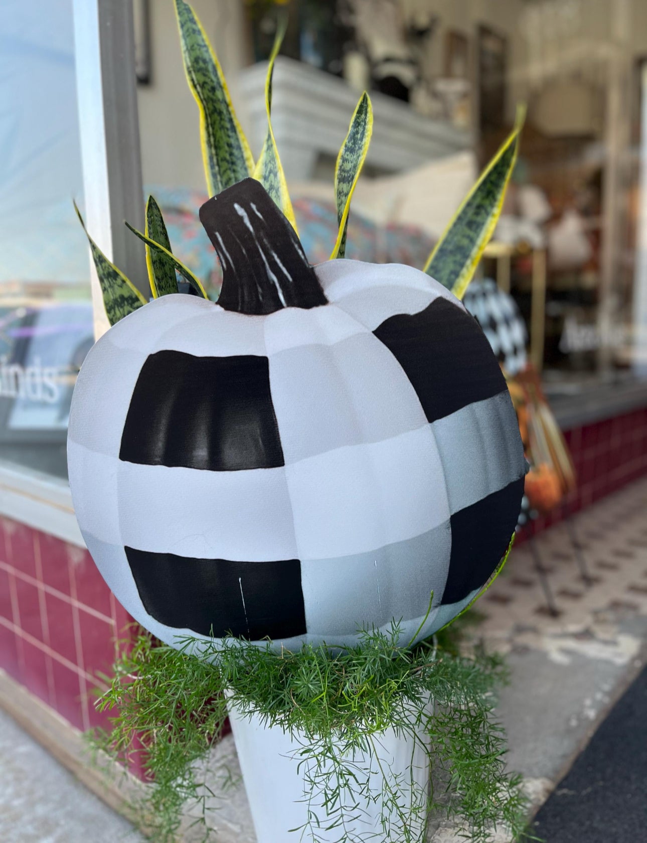 Black and White Check Metal Pumpkin Outdoor Stake