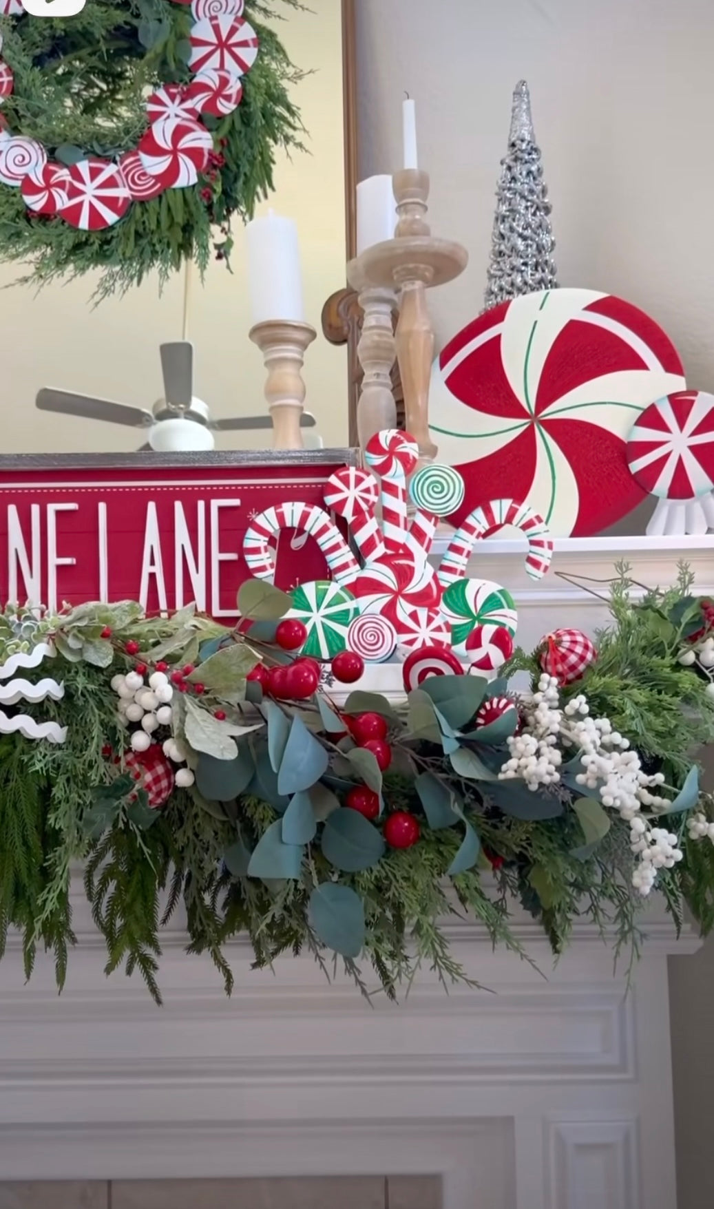 Set of 2 Red White Lollipop Green Lollipop Metal Easel/Stake