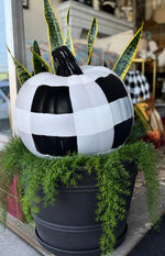 Load image into Gallery viewer, Black and White Buffalo Plaid Metal Pumpkin Outdoor Stake
