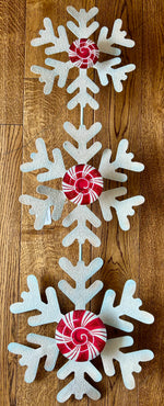 Load image into Gallery viewer, Snowflake Topiary with Candy Center Metal Outdoor Stake
