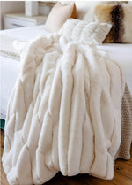 Load image into Gallery viewer, Ivory Posh Faux Fur Throw
