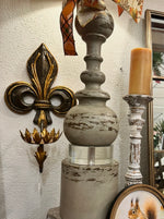 Load image into Gallery viewer, Antique Gold Fleur-de-Lis Wall Candle Sconce
