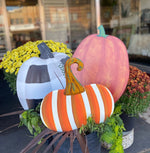 Load image into Gallery viewer, Orange Metal Pumpkin Stake
