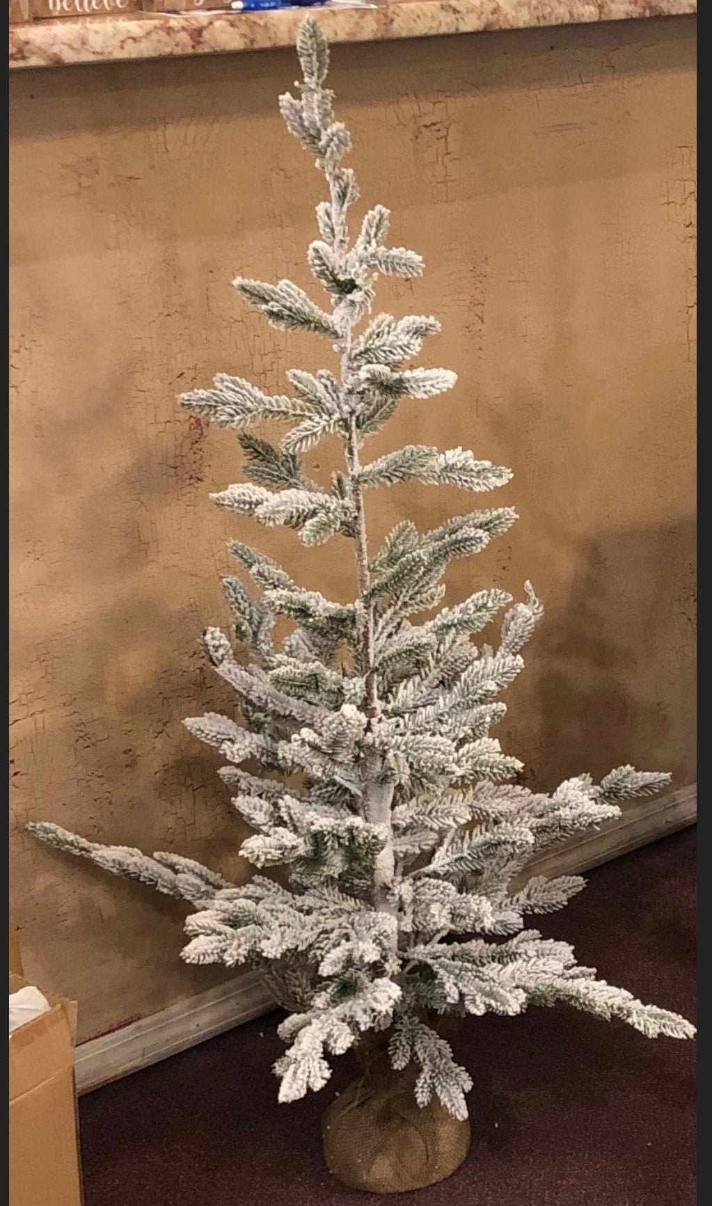 Light Flocked Pine Tree in Burlap Base