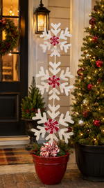 Load image into Gallery viewer, Snowflake Topiary with Candy Center Metal Outdoor Stake
