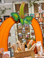 Load image into Gallery viewer, Tabletop Pumpkin Arch Metal Stand Alone
