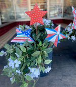 Load image into Gallery viewer, Americana: Set of 3 Patterned Metal Stars with Stakes
