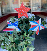 Load image into Gallery viewer, Americana: Set of 3 Patterned Metal Stars with Stakes
