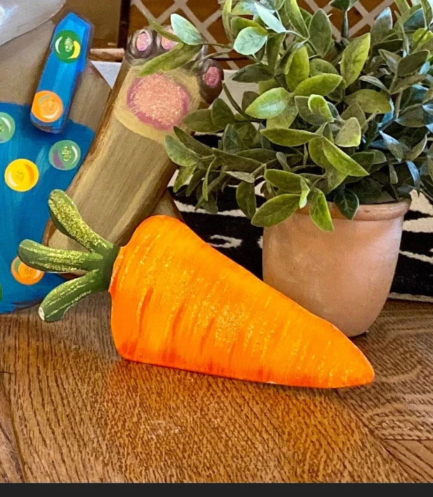 Small Easel Orange Carrot Metal