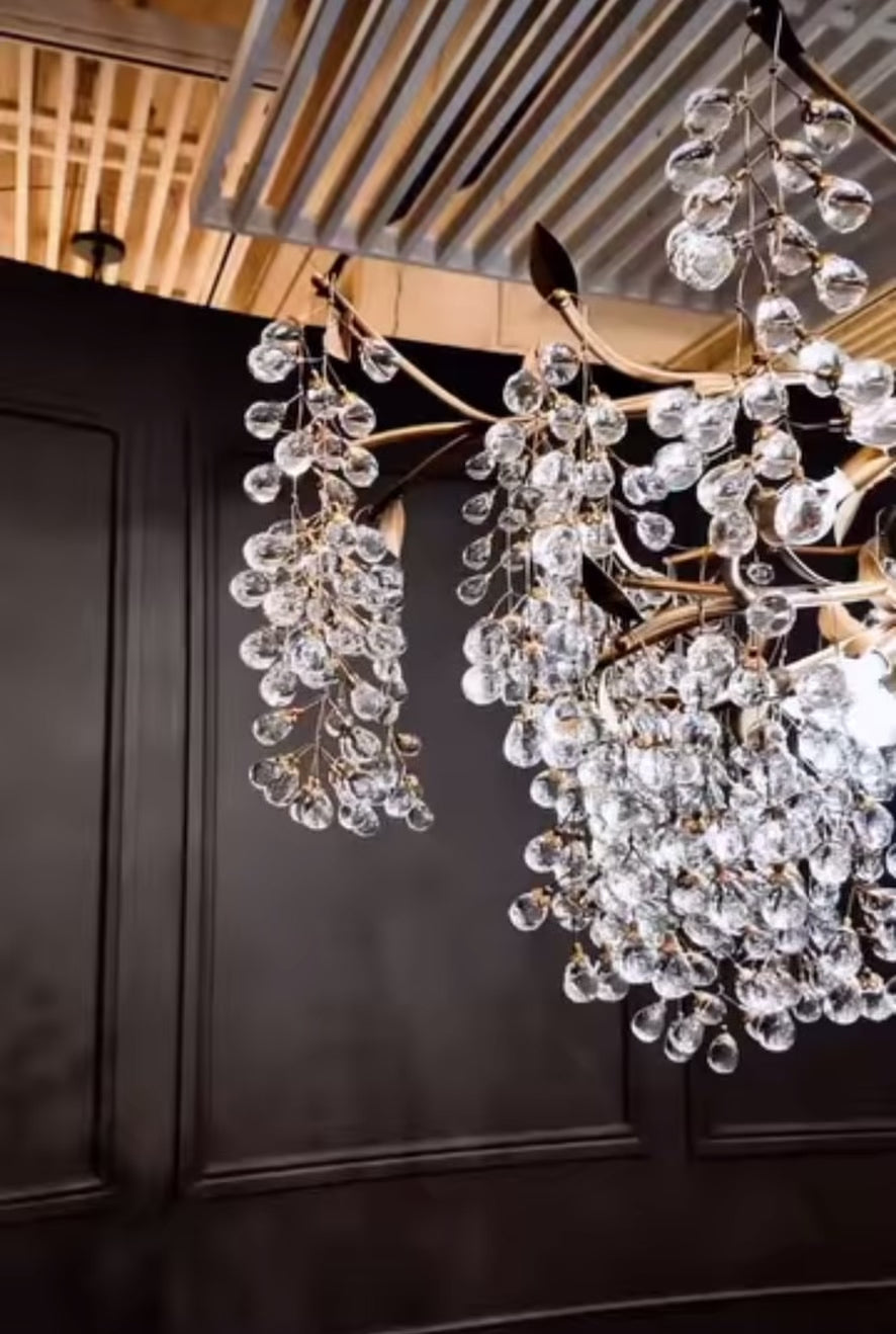 Glicina 8-Light Chandelier in Natural Brass by Quorum International