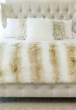 Load image into Gallery viewer, Arctic Fox Faux Fur Throw 60”x72”
