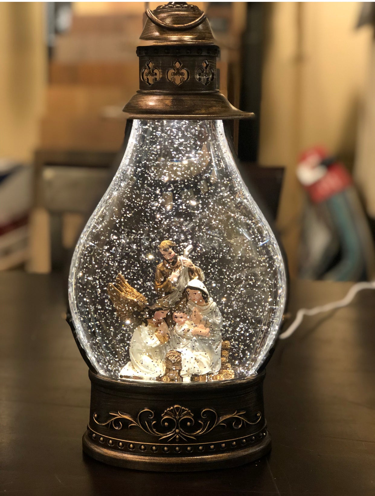 Snow Globe Holy Family LED