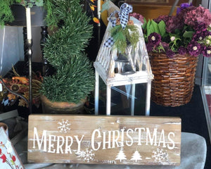 “Merry Christmas” Farmhouse Distressed Wood Christmas Sign