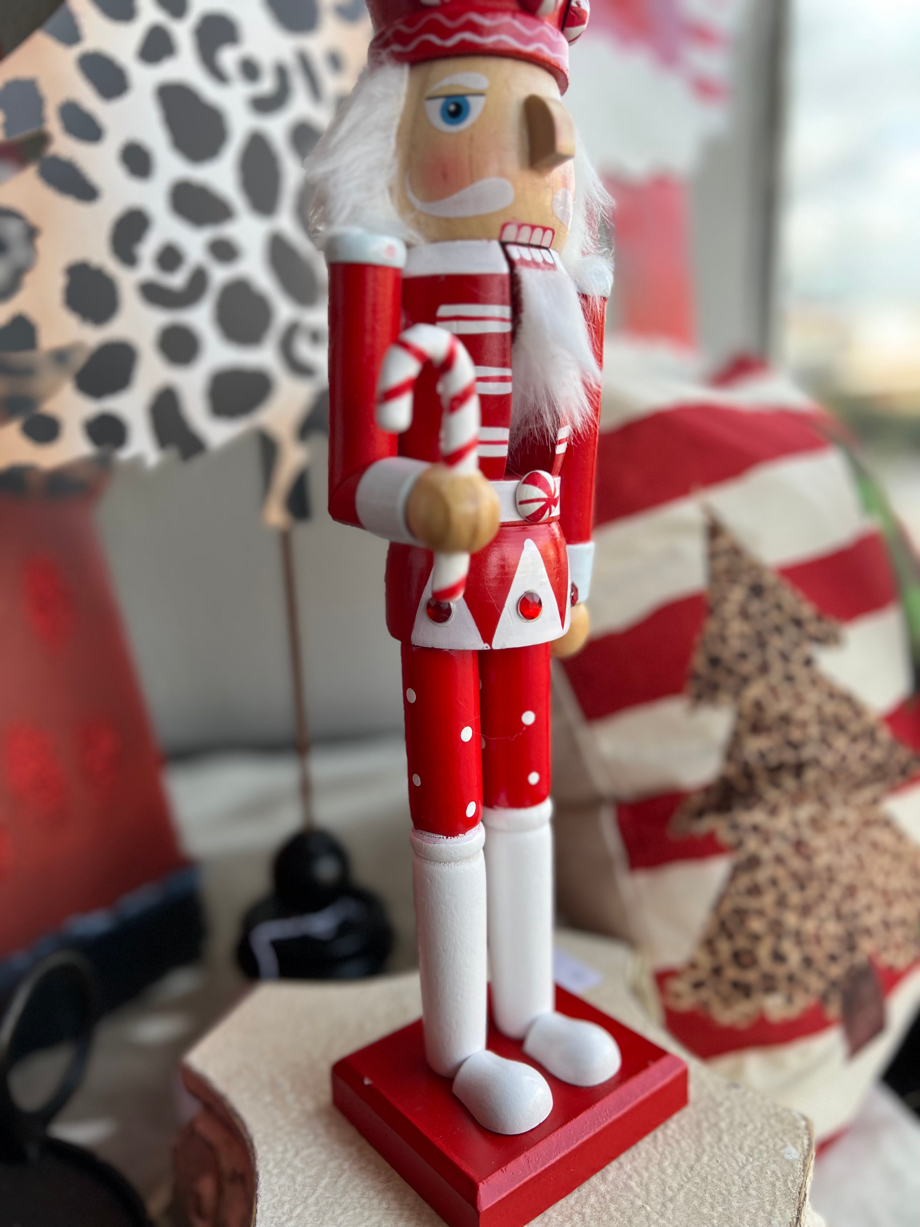 Set of 2 Nutcrackers Red & White