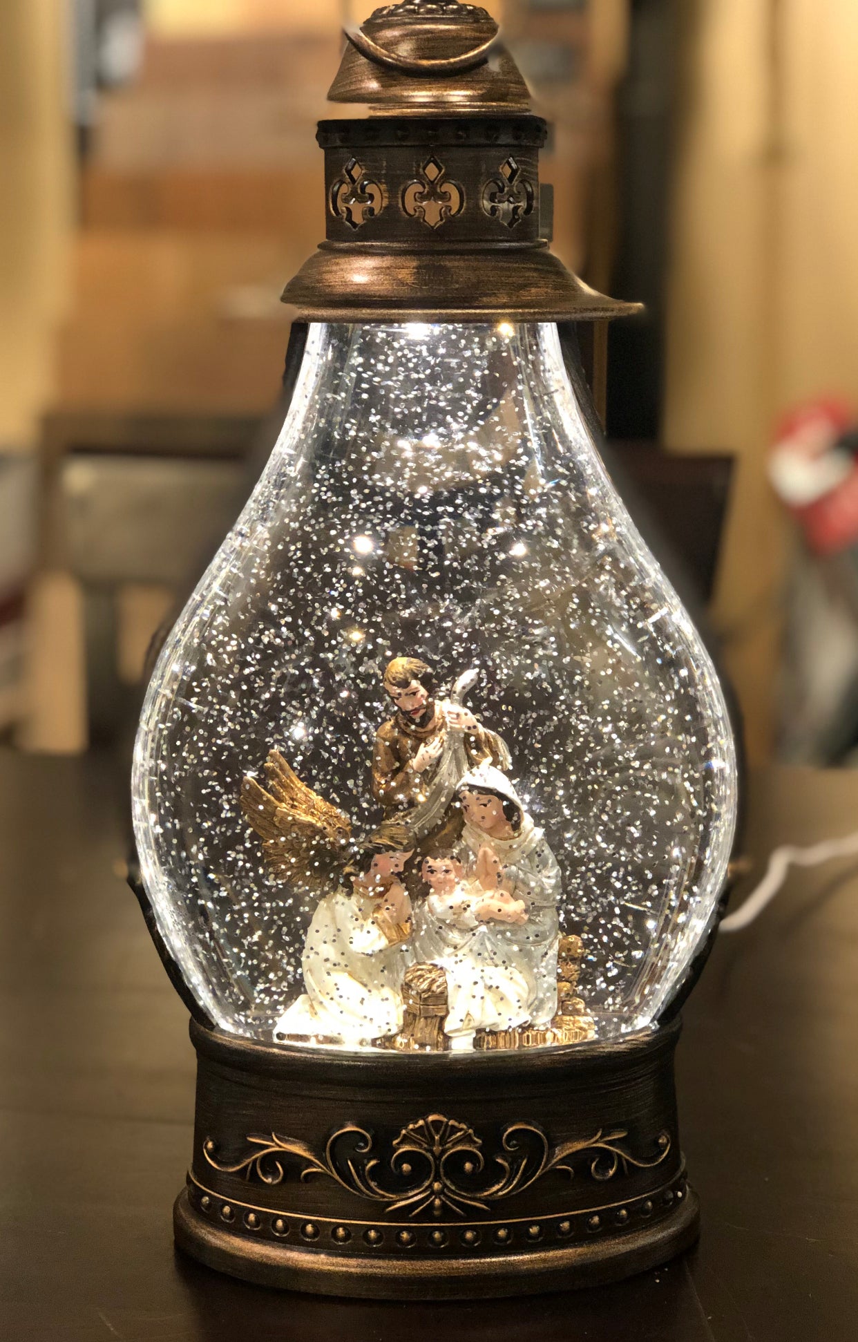 Snow Globe Holy Family LED