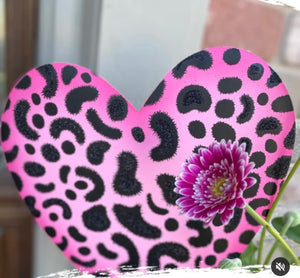 Valentine's Day: Set of 2 Pink and Black Leopard Hearts Metal with stakes