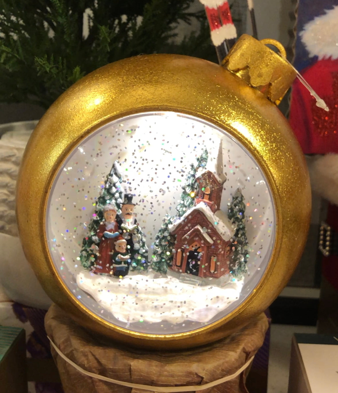 Musical 🎵Gold Ornament Snow Globe with Carolers