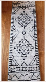 Load image into Gallery viewer, Aztec Area Runner Rug 2’-3” x 7’-6”
